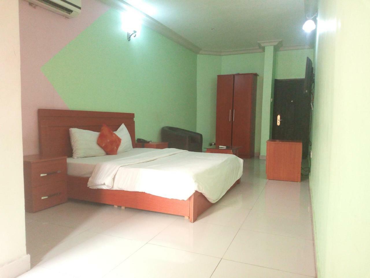 Flamingo Hotel Festac Town Kültér fotó